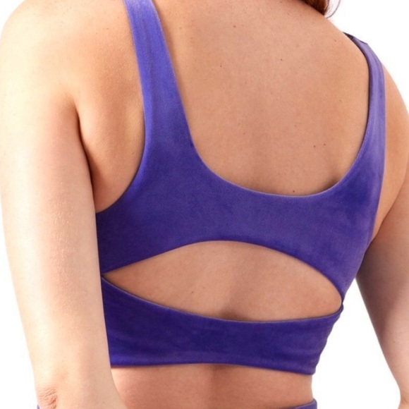 NWT! - ATHLETA Velvet Cut-Out Crop Top  / Sports Bra - Picture 4 of 9